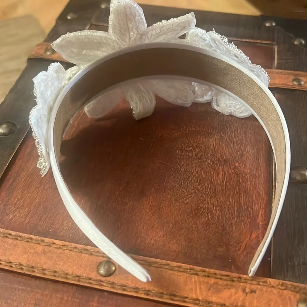 Elegant flower headband
